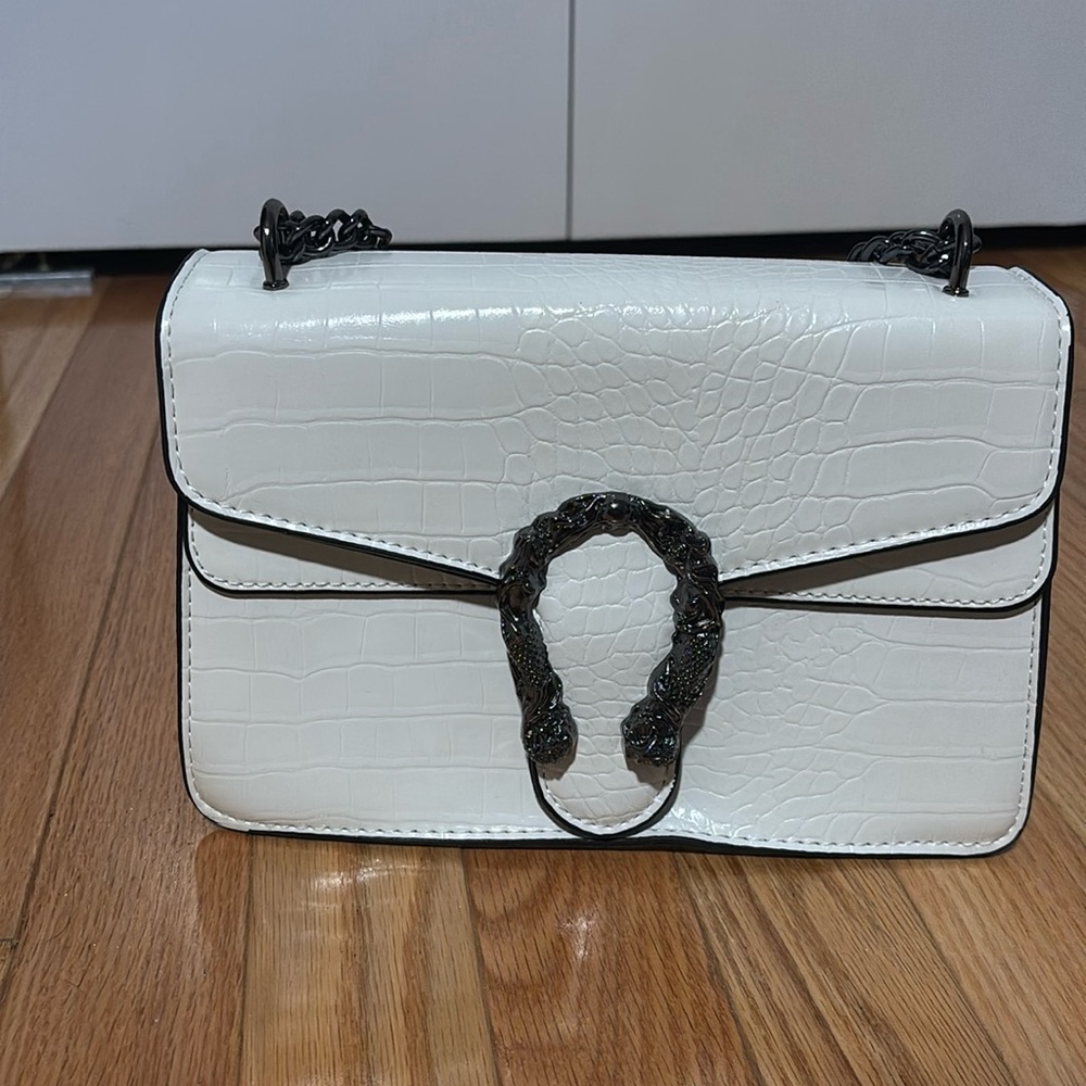 White Cross Body/Shoulder Purse. Bought From Amazon.